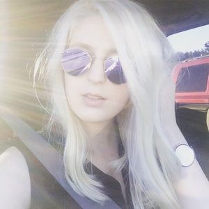 Meet your Posher, Jillian